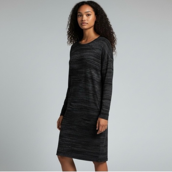 Athleta Dresses & Skirts - Athleta Charcoal Long Sleeve Dress